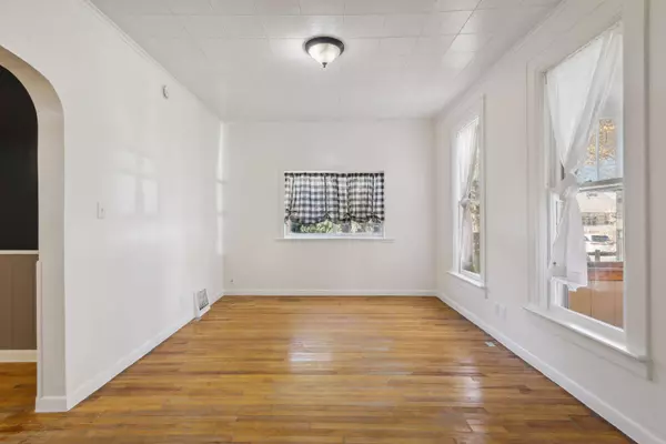 1326 4th ST E, Saint Paul, MN 55106