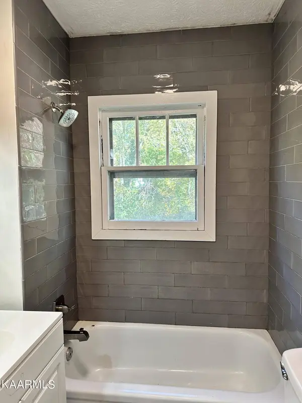 2523 Adair Ave, Knoxville, TN 37917