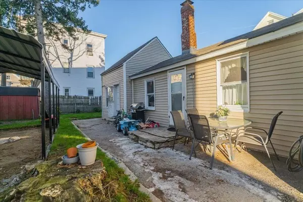 42 Exchange St, Lawrence, MA 01841