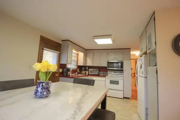 2 Theresa Rd, Woburn, MA 01801