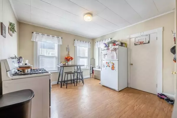 6-8 Brechin Ter, Andover, MA 01810