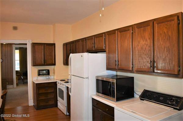 17 Eagle Street Street, Amsterdam, NY 12010