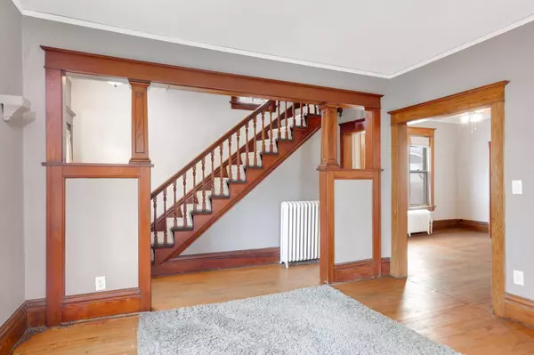 704 James AVE, Saint Paul, MN 55102