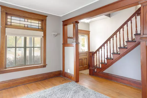 704 James AVE, Saint Paul, MN 55102