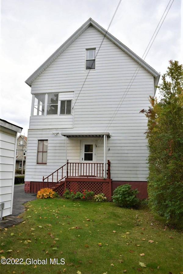 17 Eagle Street Street, Amsterdam, NY 12010