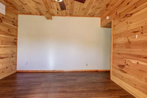 99 Upper Peachtree Road, Murphy, NC 28906