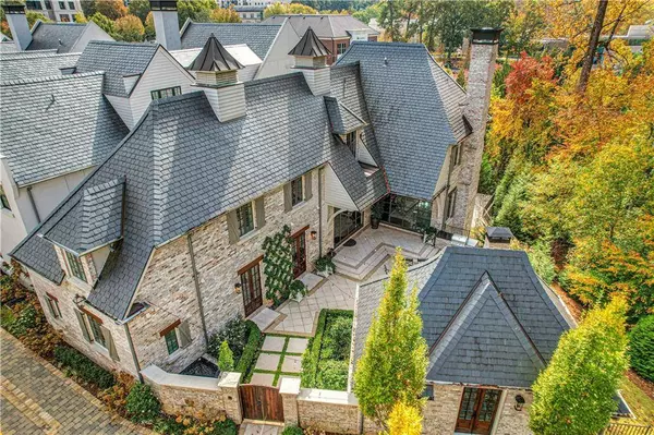 225 Dovecrest DR, Atlanta, GA 30305