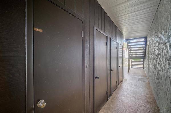 3241 BENEVA RD #104, Sarasota, FL 34232