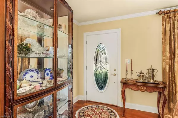 672 96th AVE N, Naples, FL 34108