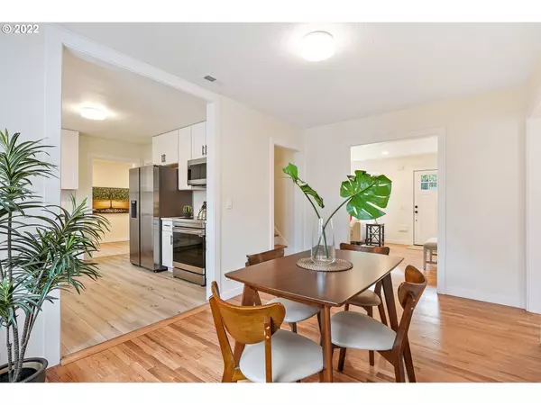 8915 NE HILL WAY, Portland, OR 97220