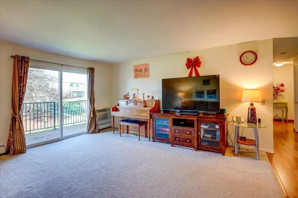 2418 Independence Ln #203, Madison, WI 53704