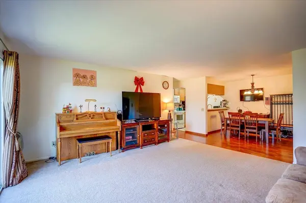 2418 Independence Ln #203, Madison, WI 53704