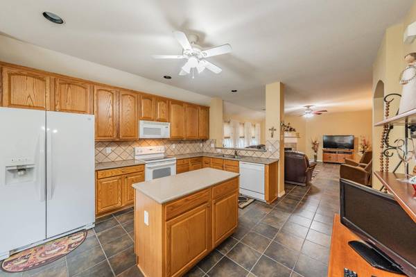 4609 Wolf Ridge Way, Fort Worth, TX 76244