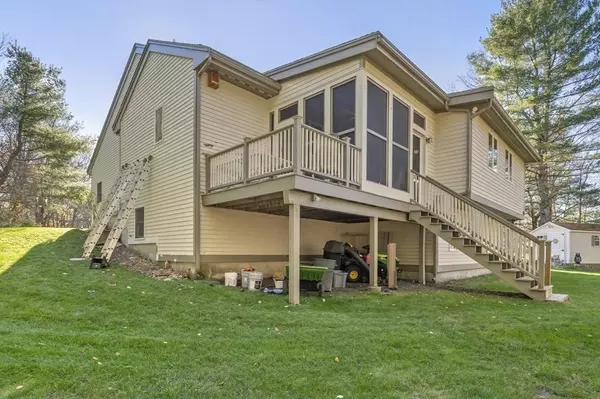 78 Peabody St, Middleton, MA 01949