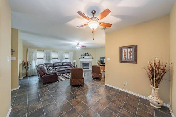 4609 Wolf Ridge Way, Fort Worth, TX 76244