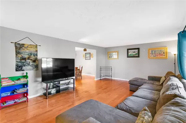 104 Windsor, Monroeville, PA 15146