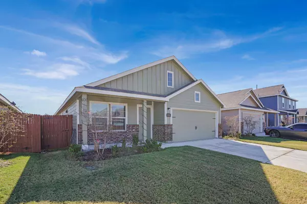3958 Surrey Drive, Heartland, TX 75126