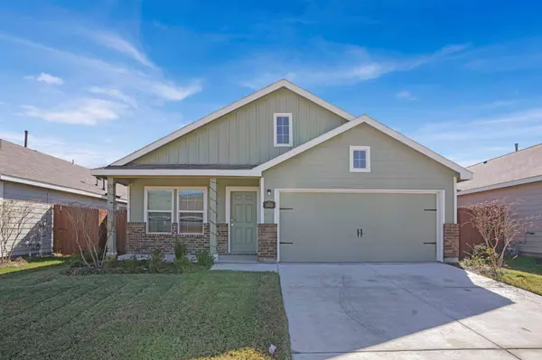 3958 Surrey Drive, Heartland, TX 75126