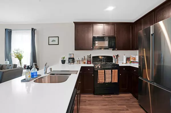 3958 Surrey Drive, Heartland, TX 75126