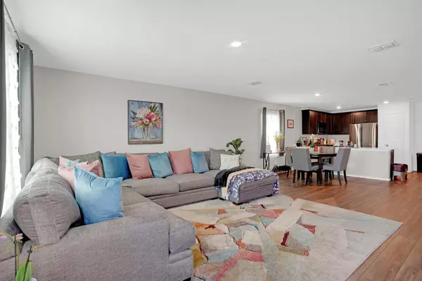 3958 Surrey Drive, Heartland, TX 75126