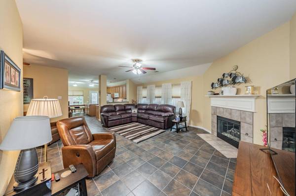 4609 Wolf Ridge Way, Fort Worth, TX 76244