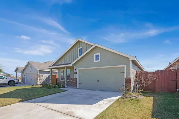 3958 Surrey Drive, Heartland, TX 75126