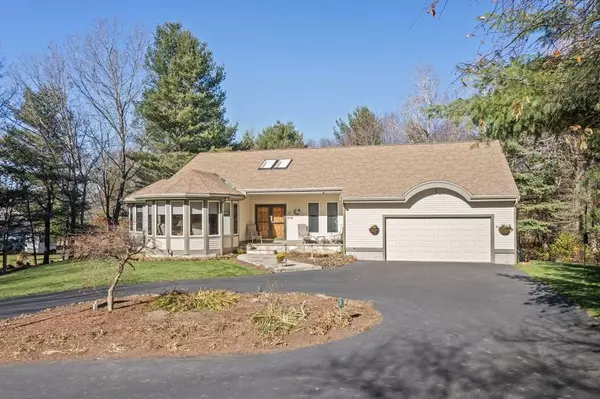 78 Peabody St, Middleton, MA 01949