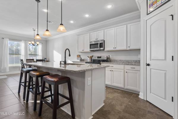 7492 Saints Circle, Ocean Springs, MS 39564