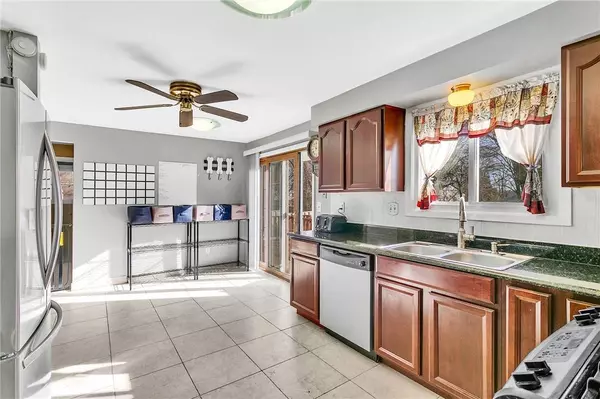 104 Windsor, Monroeville, PA 15146