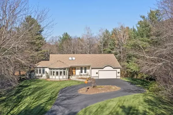 78 Peabody St, Middleton, MA 01949