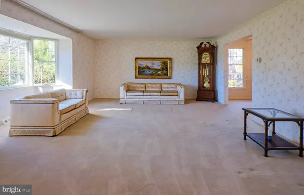 49 CANAL RUN W, Washington Crossing, PA 18977