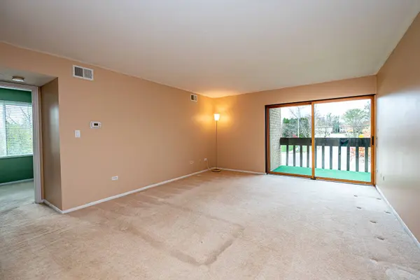 6190 Pinewood CT #203, Willowbrook, IL 60527