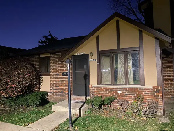 18W236 Buckingham Lane