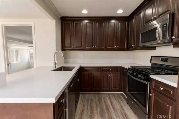 501 W Latham AVE, Hemet, CA 92543