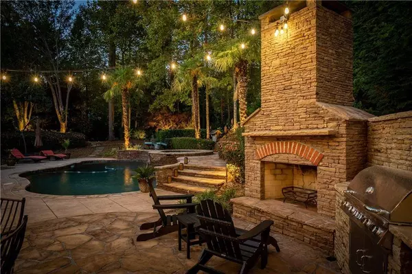 2205 Lake Shore LNDG, Alpharetta, GA 30005