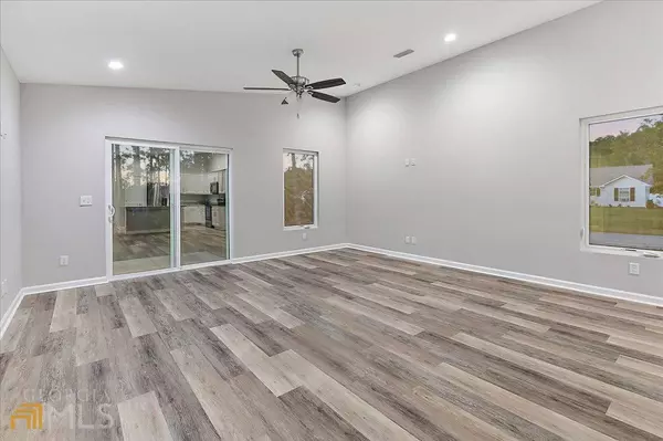 95 Dolphin DR, Saint Marys, GA 31558