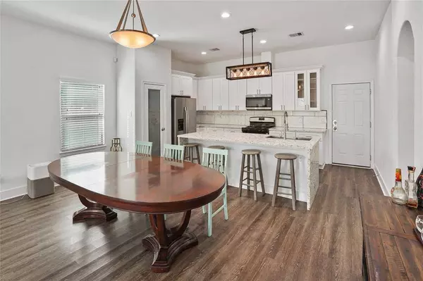 6662 Crestridge ST, Houston, TX 77033