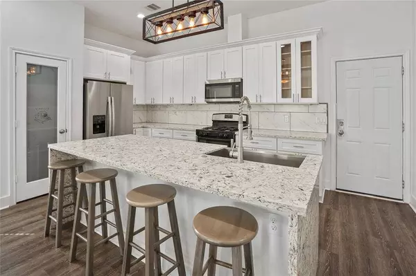 6662 Crestridge ST, Houston, TX 77033