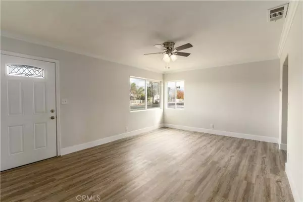 501 W Latham AVE, Hemet, CA 92543