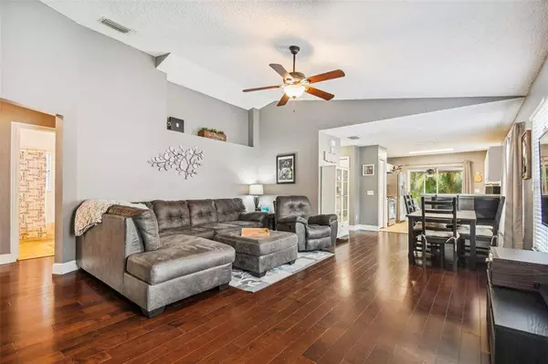 6049 LANSHIRE DR, Tampa, FL 33634