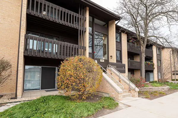 6190 Pinewood CT #203