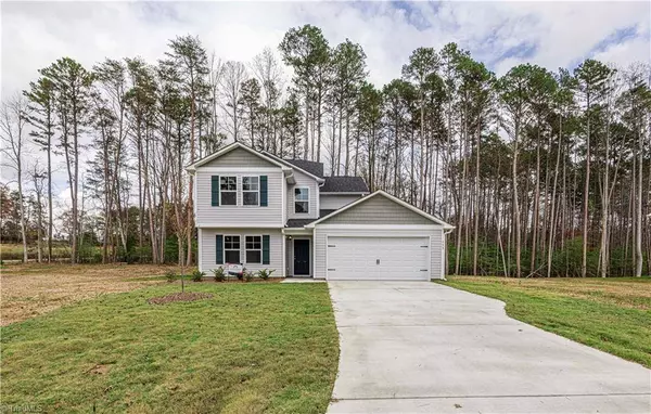 133 Shoreline DR, New London, NC 28127