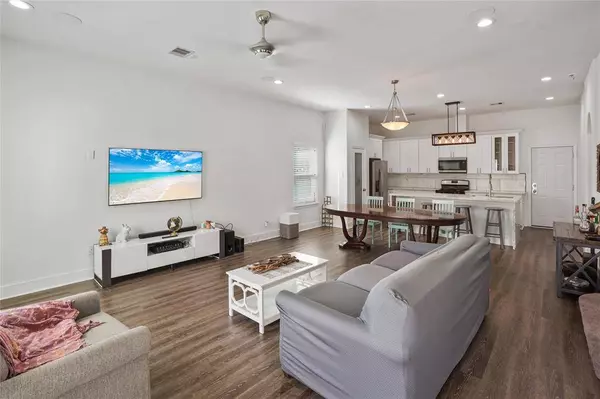 6662 Crestridge ST, Houston, TX 77033