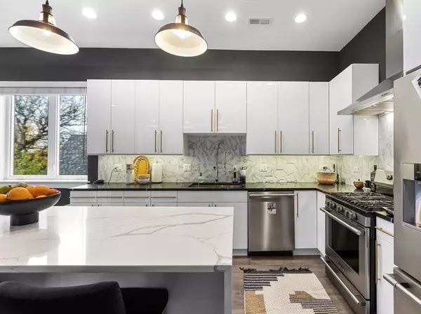 1812 N Sawyer Avenue #3, Chicago, IL 60647