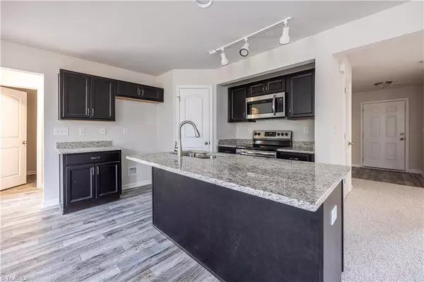 133 Shoreline DR, New London, NC 28127