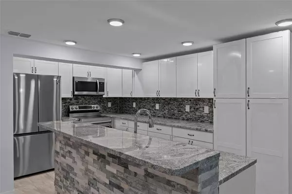 804 CRESTWOOD DR, Winter Haven, FL 33881