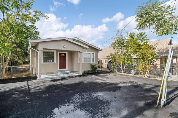 2219 N Younng AVE, Stockton, CA 95205