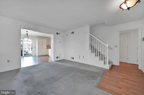 369 ACORN CIR, Lebanon, PA 17042