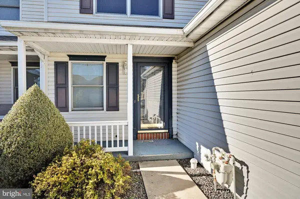 369 ACORN CIR, Lebanon, PA 17042