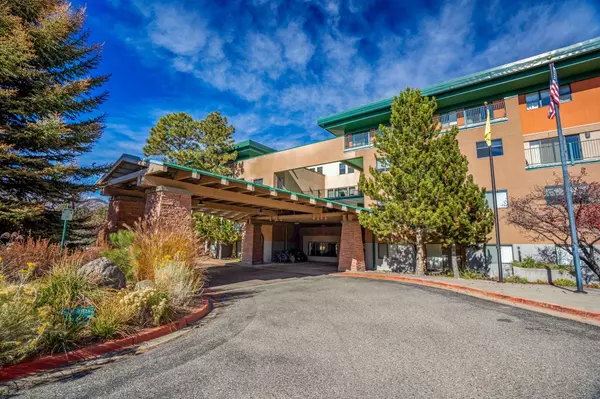 1001 Oppenheimer DR #211, Los Alamos, NM 87544